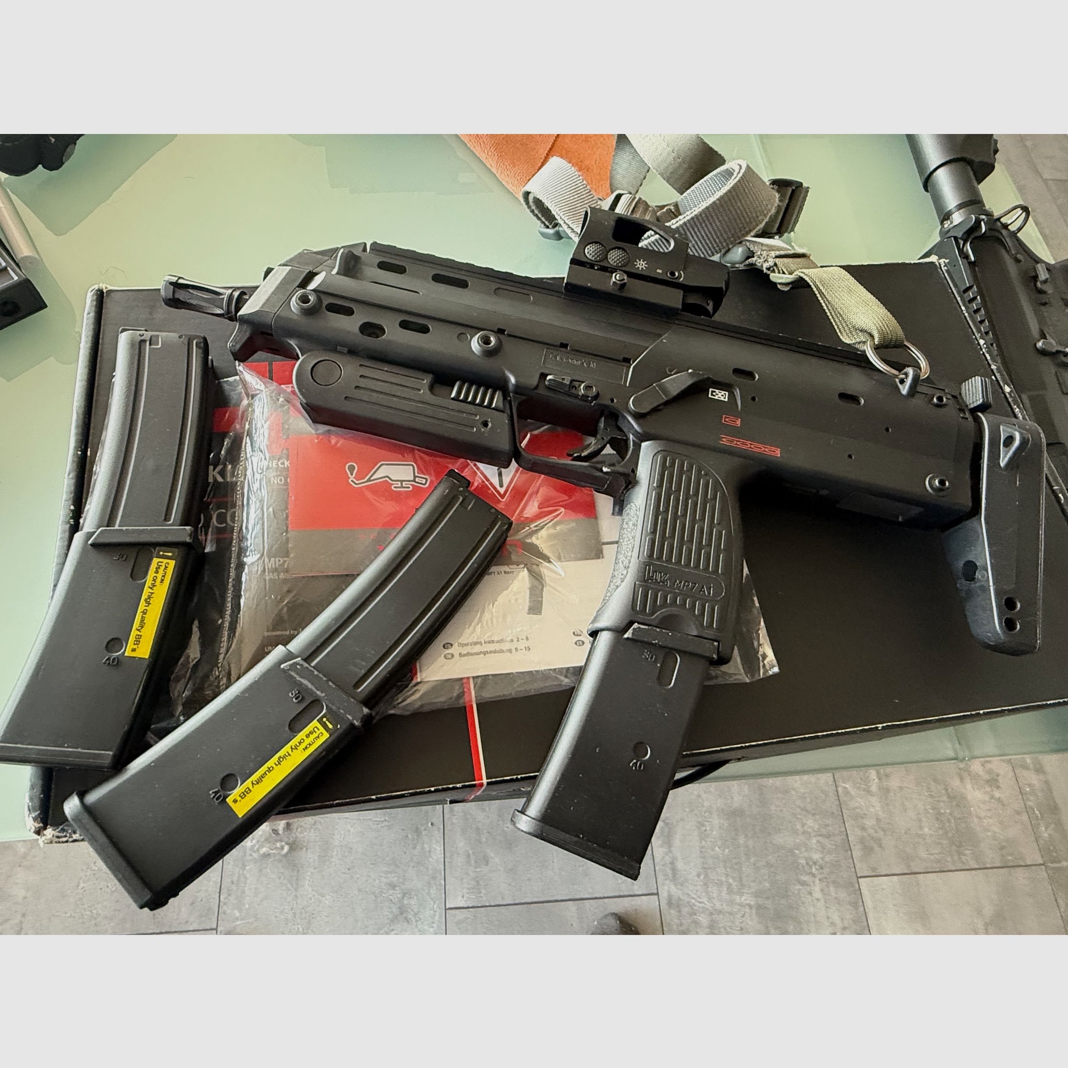 VFC MP7 GBB Einsteiger Set! / 3 Magazine / Viel Zubehör / OVP / Verhandlungsbasis!