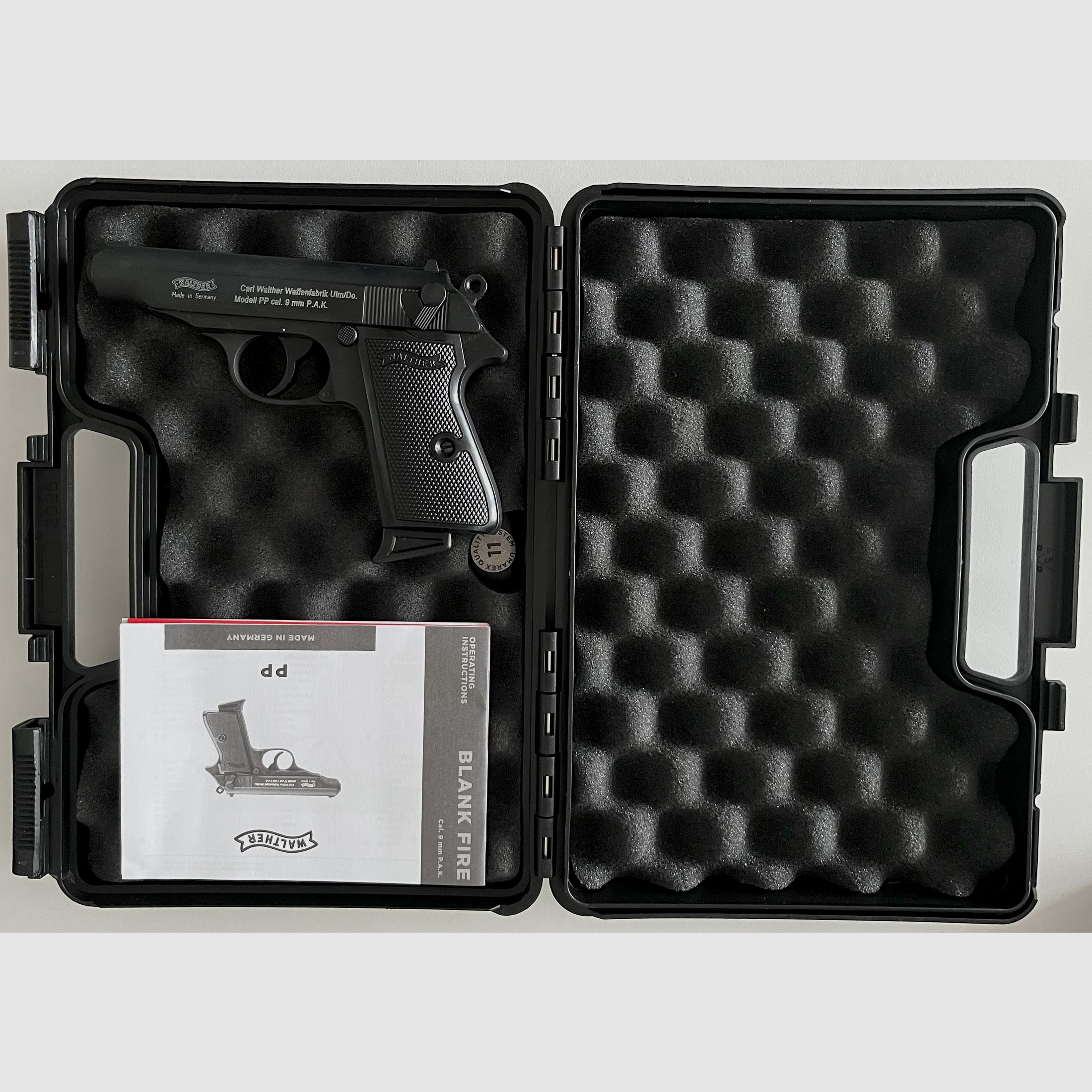 Walther PP Kaliber 9mm P.A.K. Schreckschusspistole