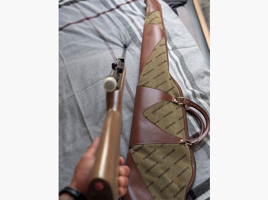 Collector's set: Diana Mod. 27 air rifle (with F mark) + Diana 4x15 scope & Winchester case (rare) like new condition with real leather.