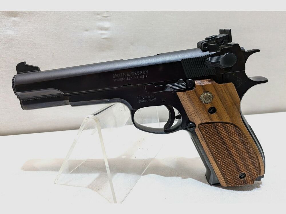 Smith & Wesson	 52-2