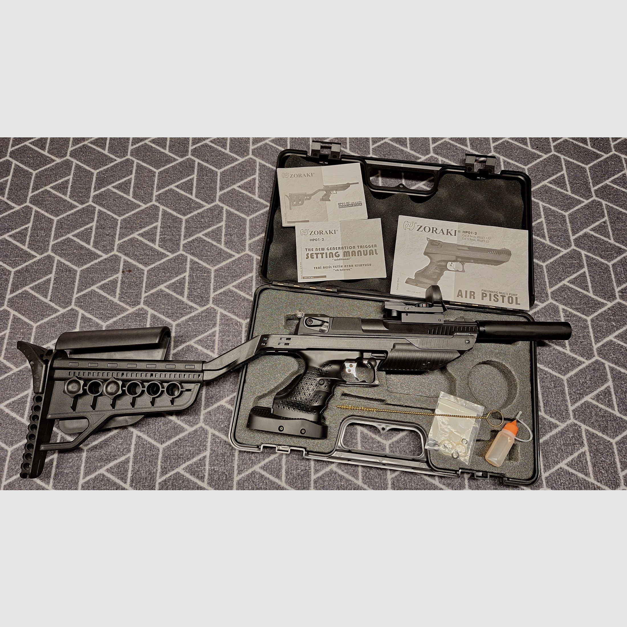 Zoraki HP01 Rechtshänder mit Reddot, Schalldämpfer und Anschlagschaft