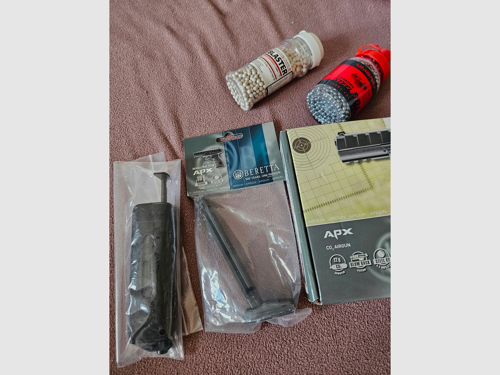 Pistola Beretta APX BlowBack CO2 4,5mm BBs de acero