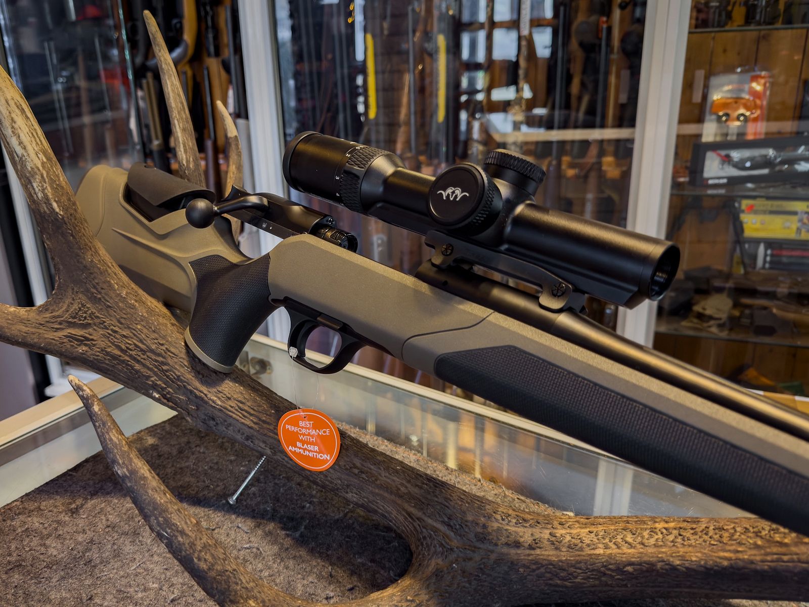 Blaser R8 2.0 Macherpaket mit Stihl Kettensäge