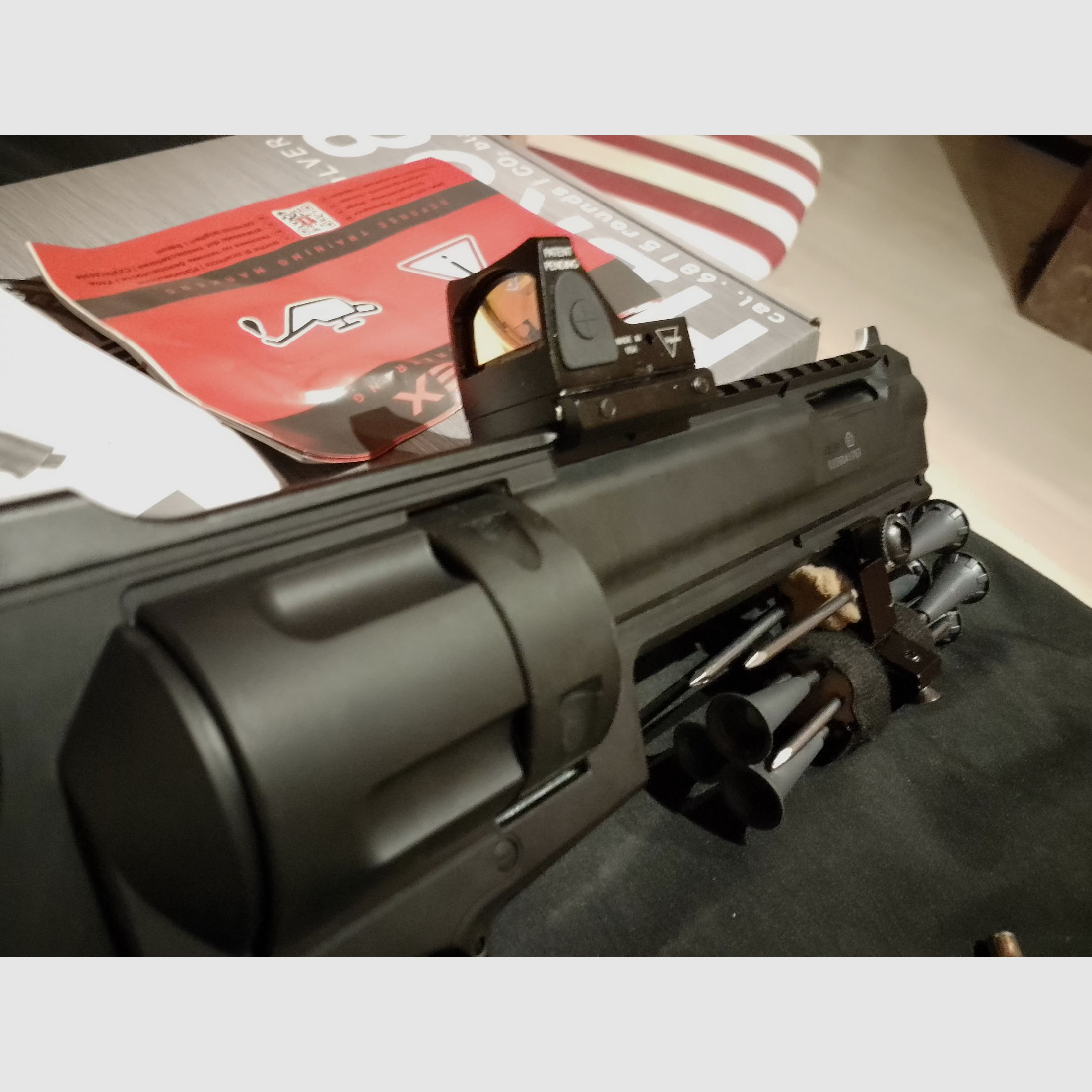 Neuwertiger HDR68 Markierer Gen1 T4E Cal .68 Nägel keine Pfeile Geschosshalter Nagelgeschosse Set Red DOT Visier 2 extra Magazin Trommel Rubberballs Zielscheiben CO2 Kapseln 