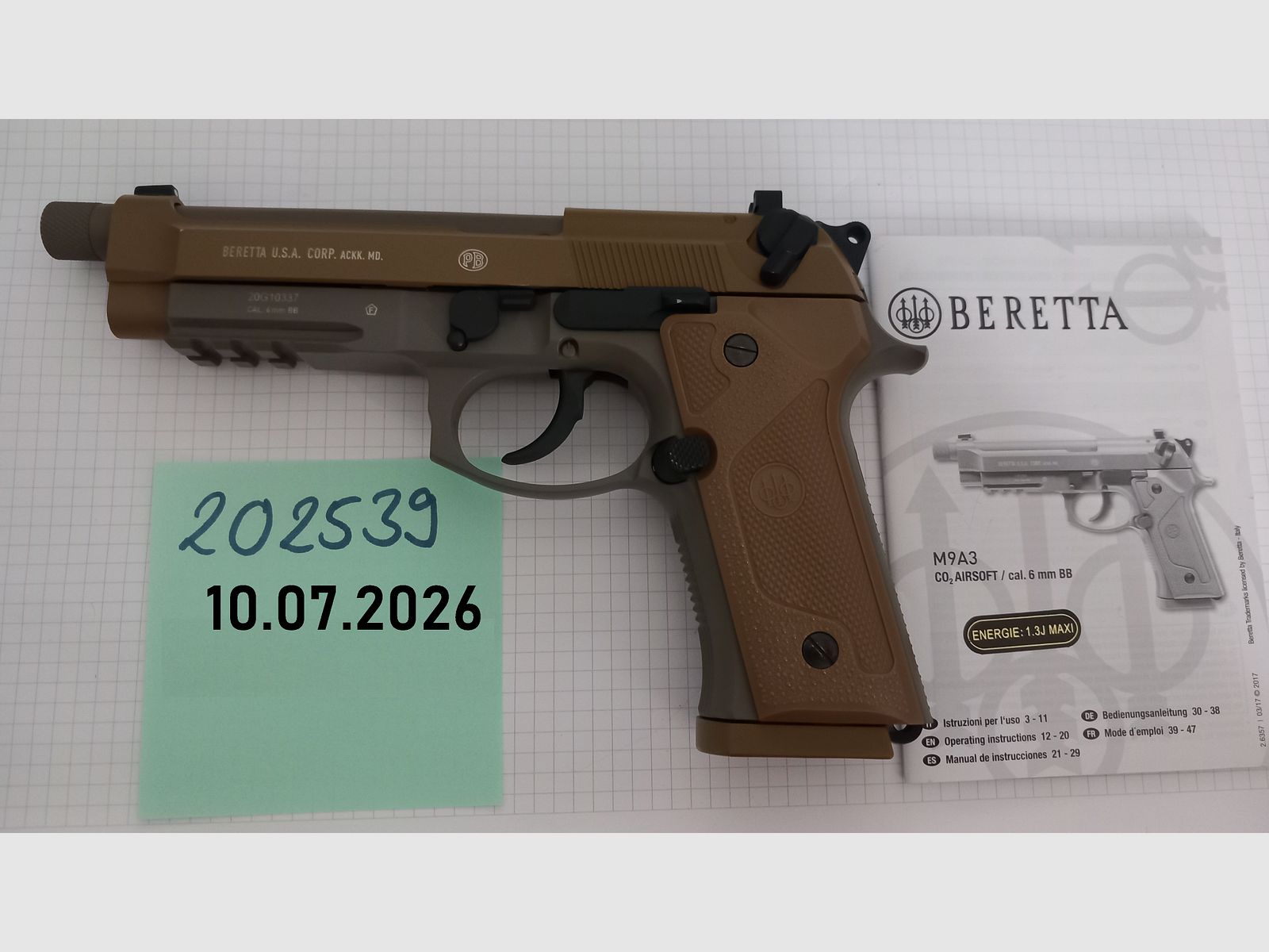 Beretta M9A3 Flat Dark Earth Blowback a lot of accessories