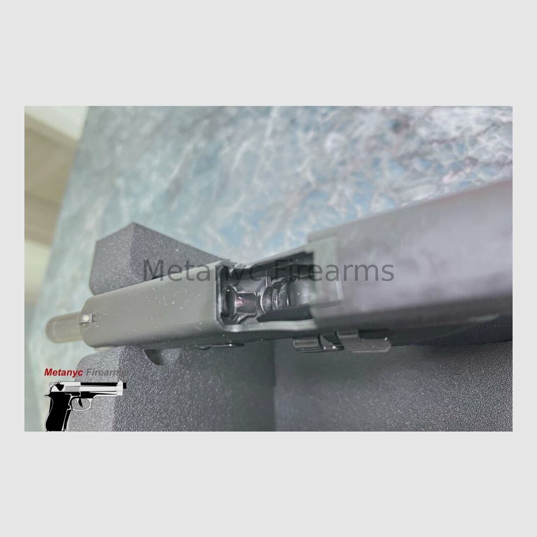 <SIG Sauer P220 9mmLuger>