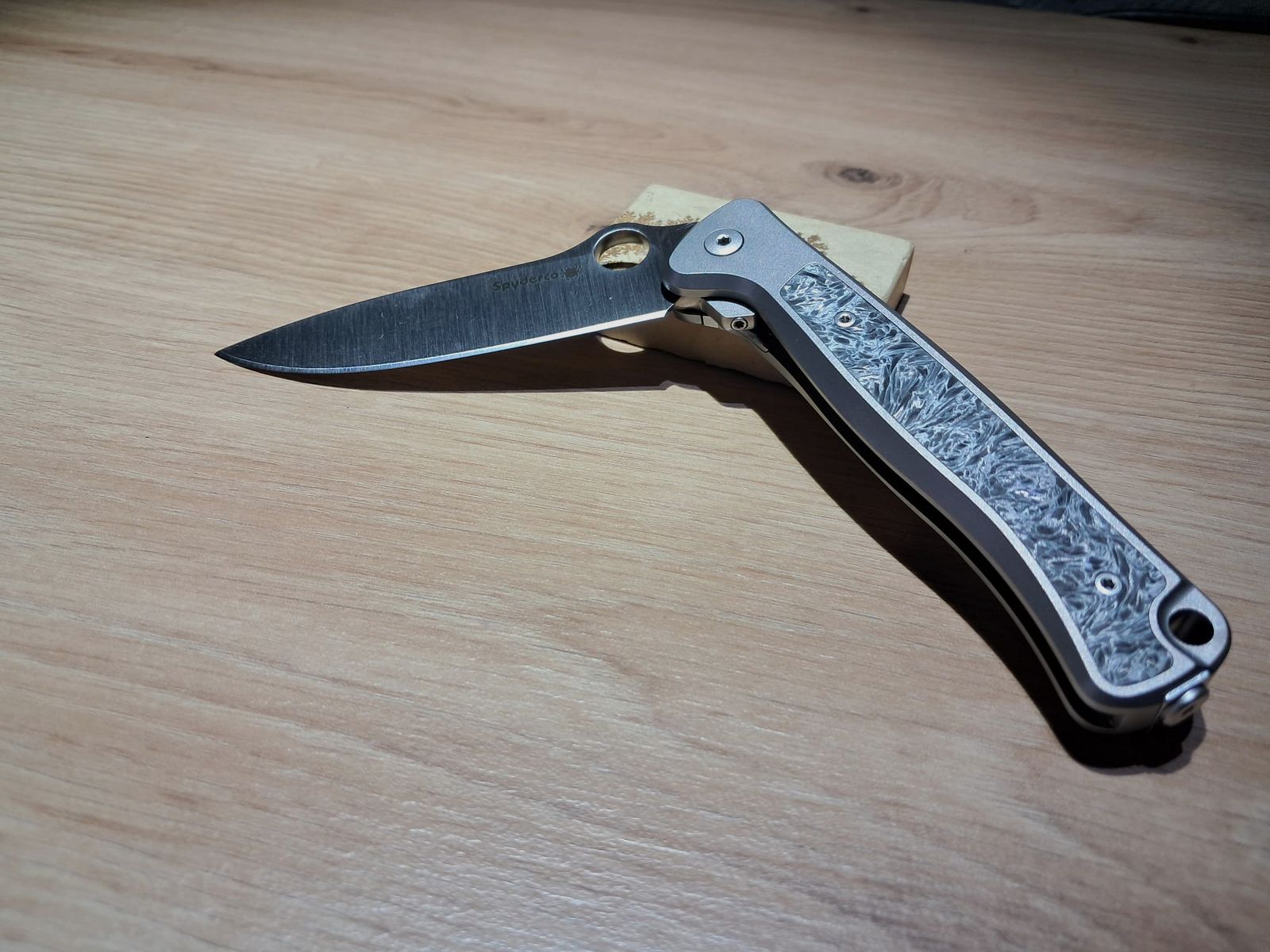 Spyderco Slym Titan. Lionsteel. Nóż. Nóż kieszonkowy