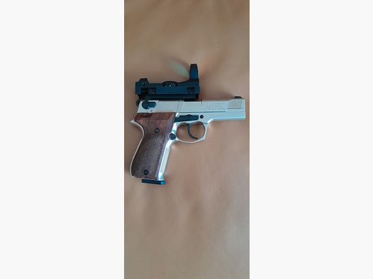 Vernickelte Walther CP88, CO2-Pistole, mit Echtholzgriffschalen und Rotpunktvisier