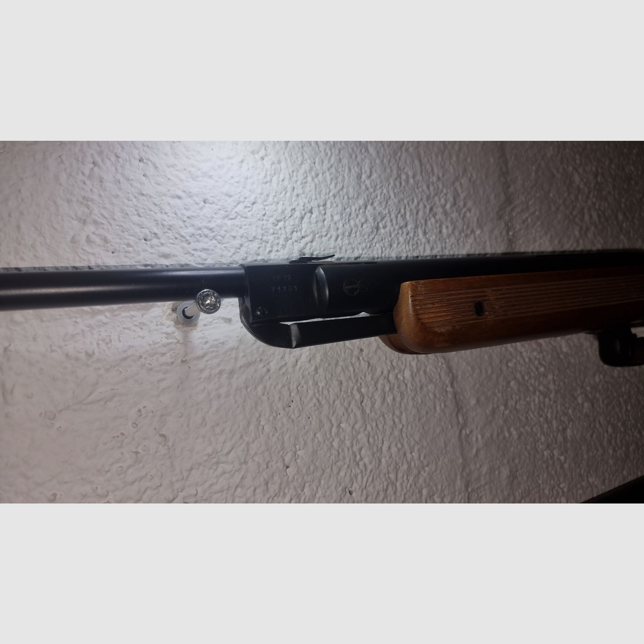 Gamo Hunter 440 karabinek pneumatyczny z łamanym lufą kal. 5,5mm Diabolo z drewna bukowego.       Diana mod 22.      