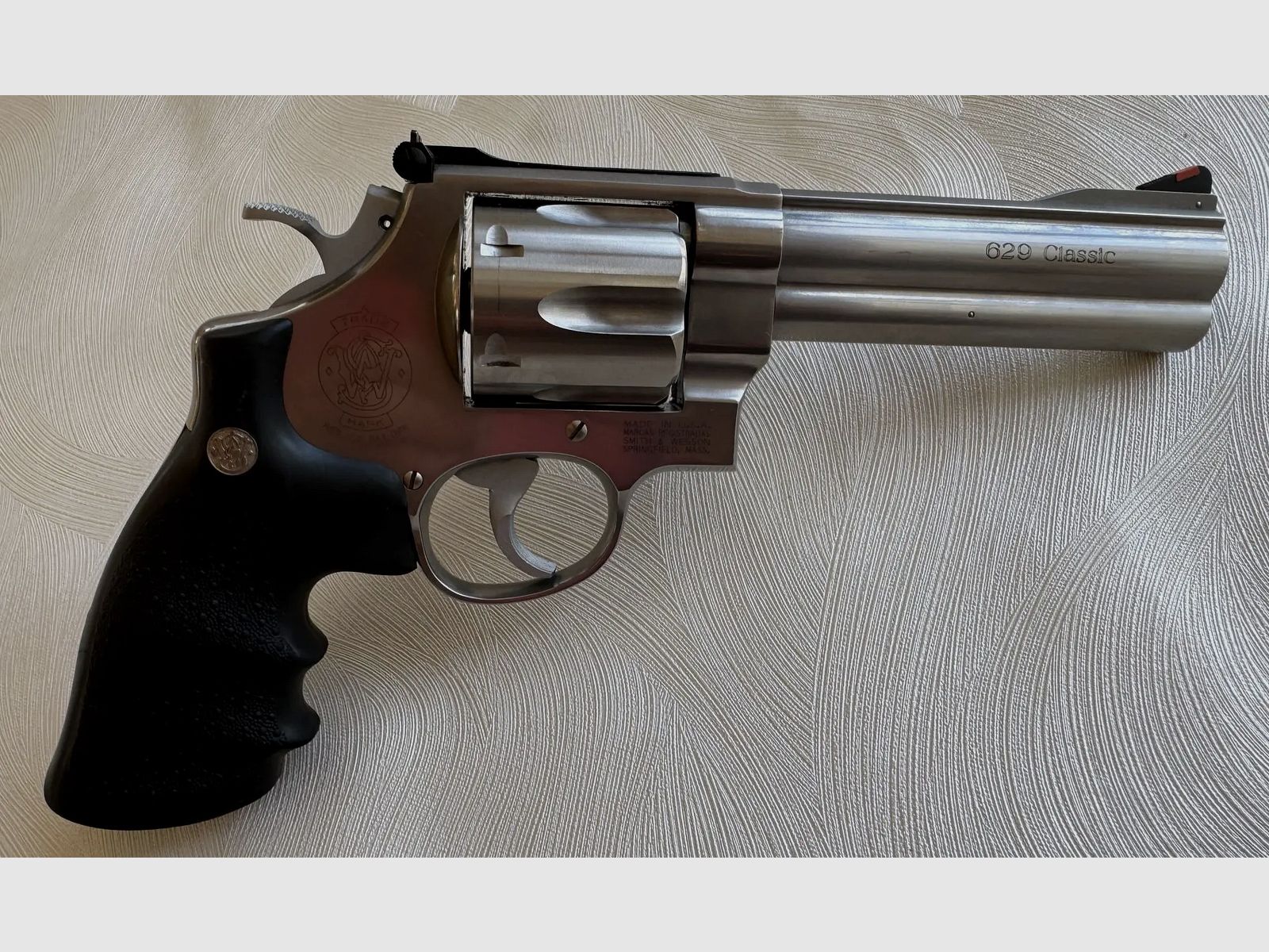 Smith & Wesson 629 Clásico, 5″ – Calibre .44 Magnum