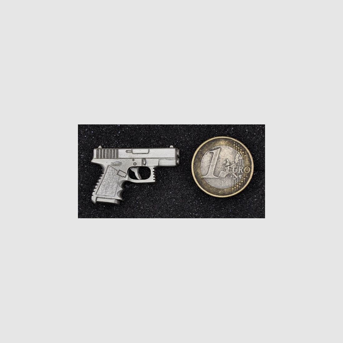 Pistole Glock Compakt als Metall-Anstecker