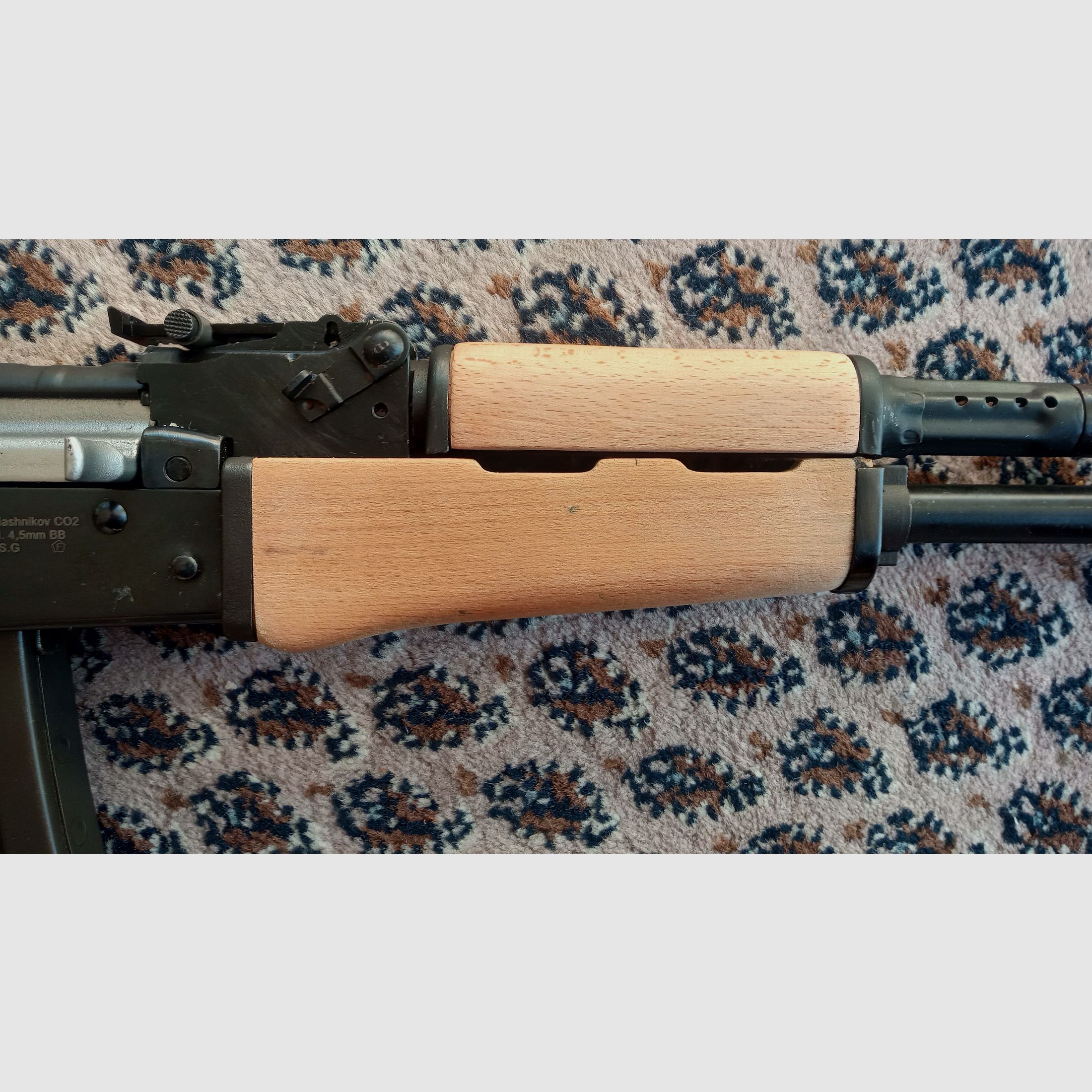 Original AK47 (not AKM!) lower wooden handguard made of beech / Fitted for GSG Cybergun Co2 AK47 (China-Yunker)