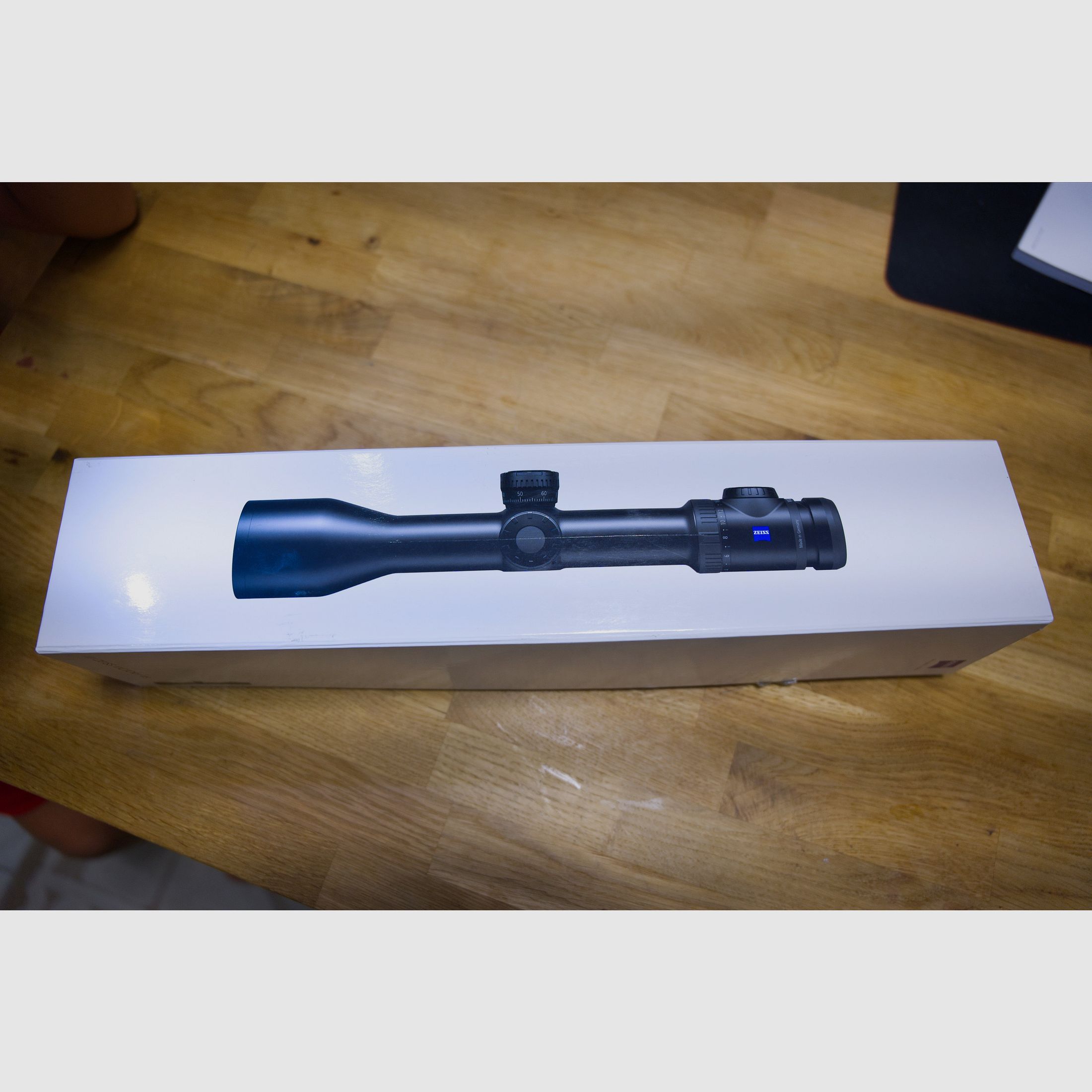 ZEISS Victory V8 2,8–20×56 ASV incl. rail + Rusan MAD 62 voorzetadapter (herhaalprecies)