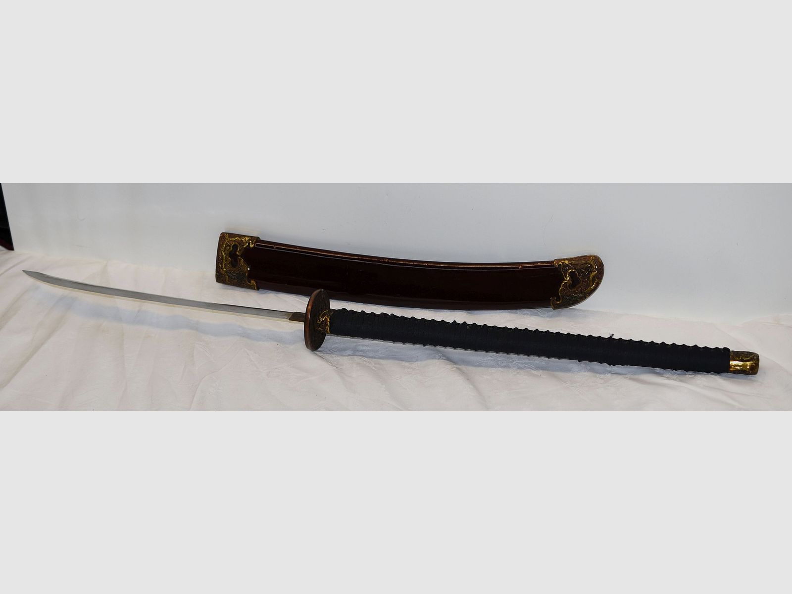 épée japonaise, katana, nagamaki, gravure 99999 sur la lame