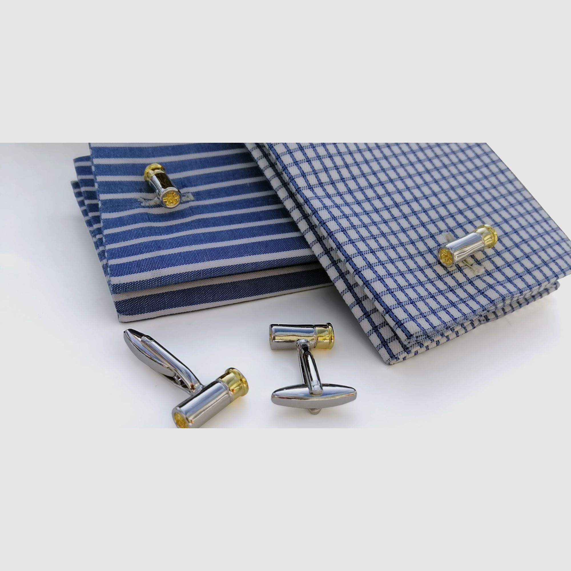 <Cufflinks in shotgun cartridge design>