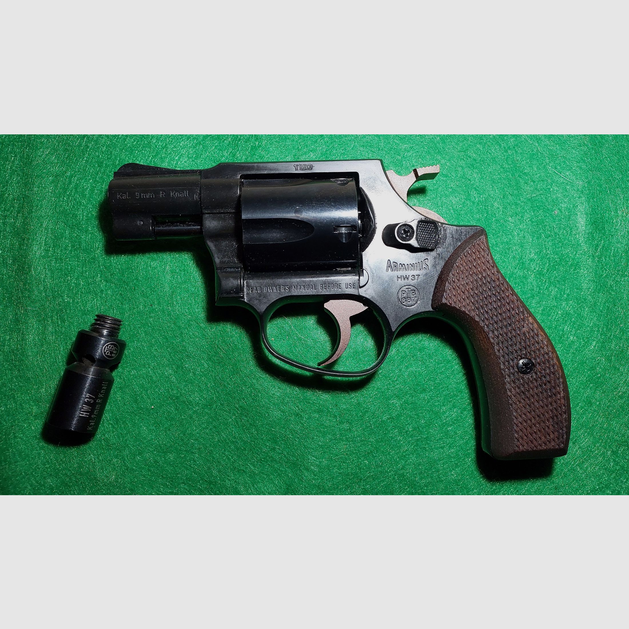 Weihrauch HW37 cal. 9mm R.K. (PTB 887) mit Holzgriffschalen und Lederholster