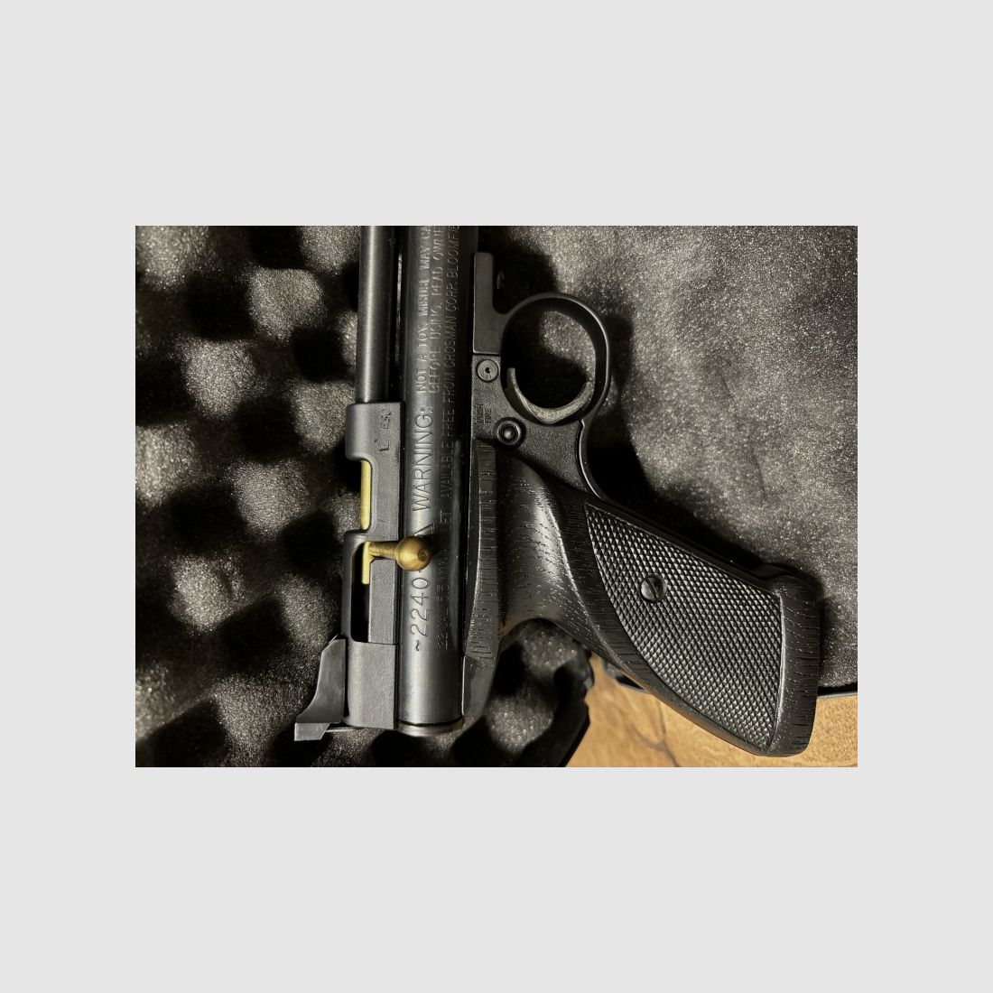 Crosman 2240 Luftpistole CO2 Kaliber .22 mit F-Zeichen