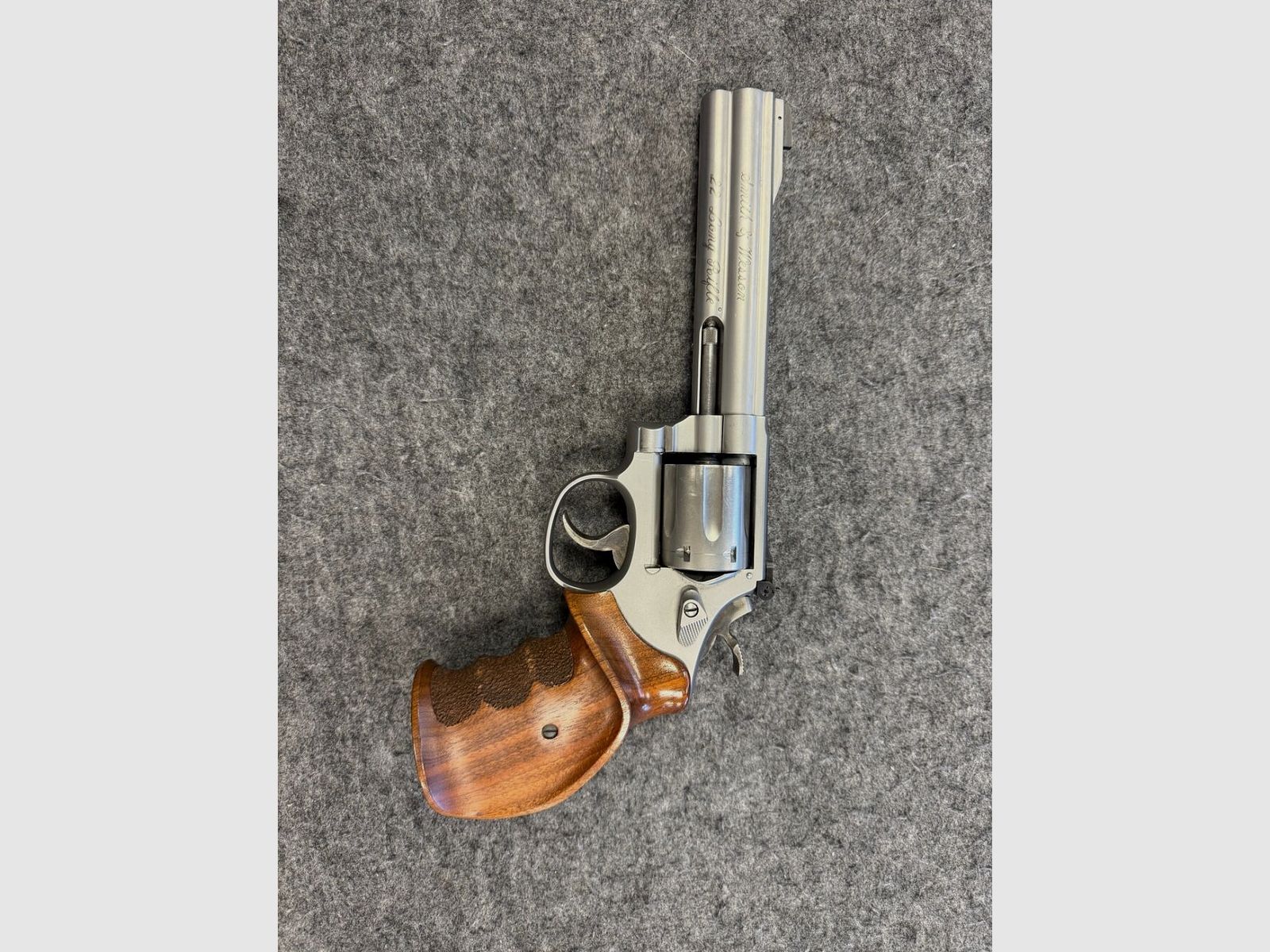 Smith & Wesson Revolver S&W 617 Target Champ