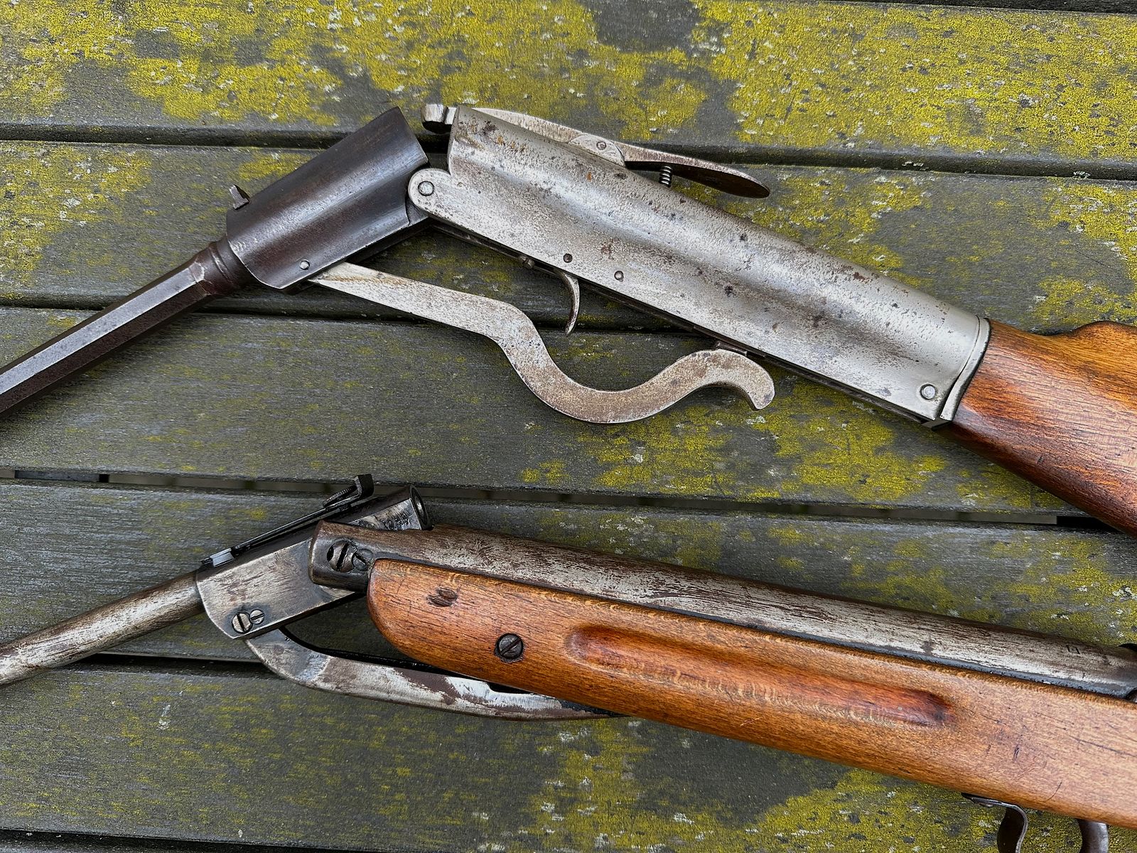 2 pièces de vieux fusil à air comprimé Knicker Diana 25 RDA et avant 1945 D.R.G.M. provenant d'une succession