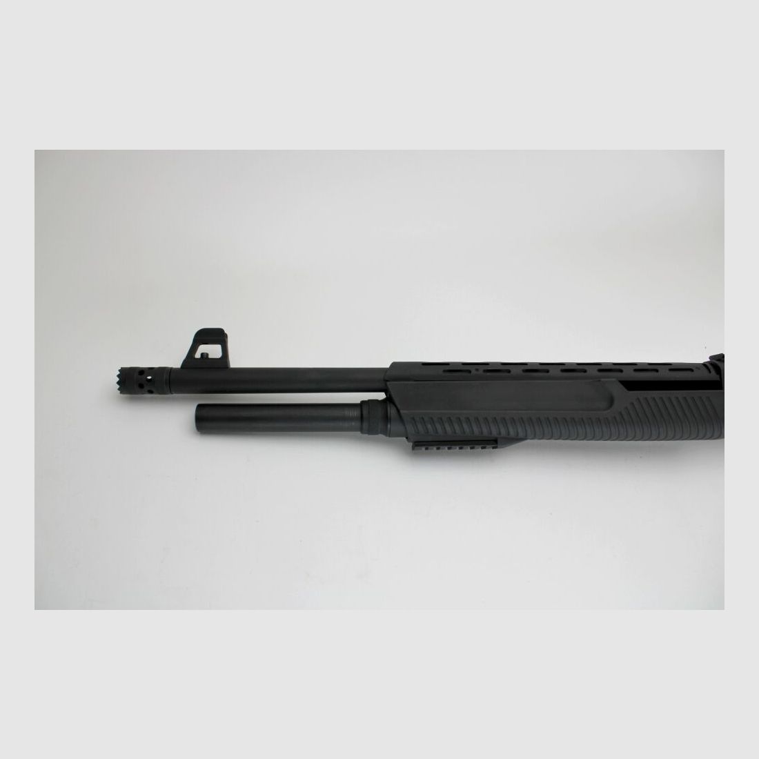 Fore-end repeating shotgun W&S Webley & Scott 612 caliber 12/76 12/76, image 4 of 7