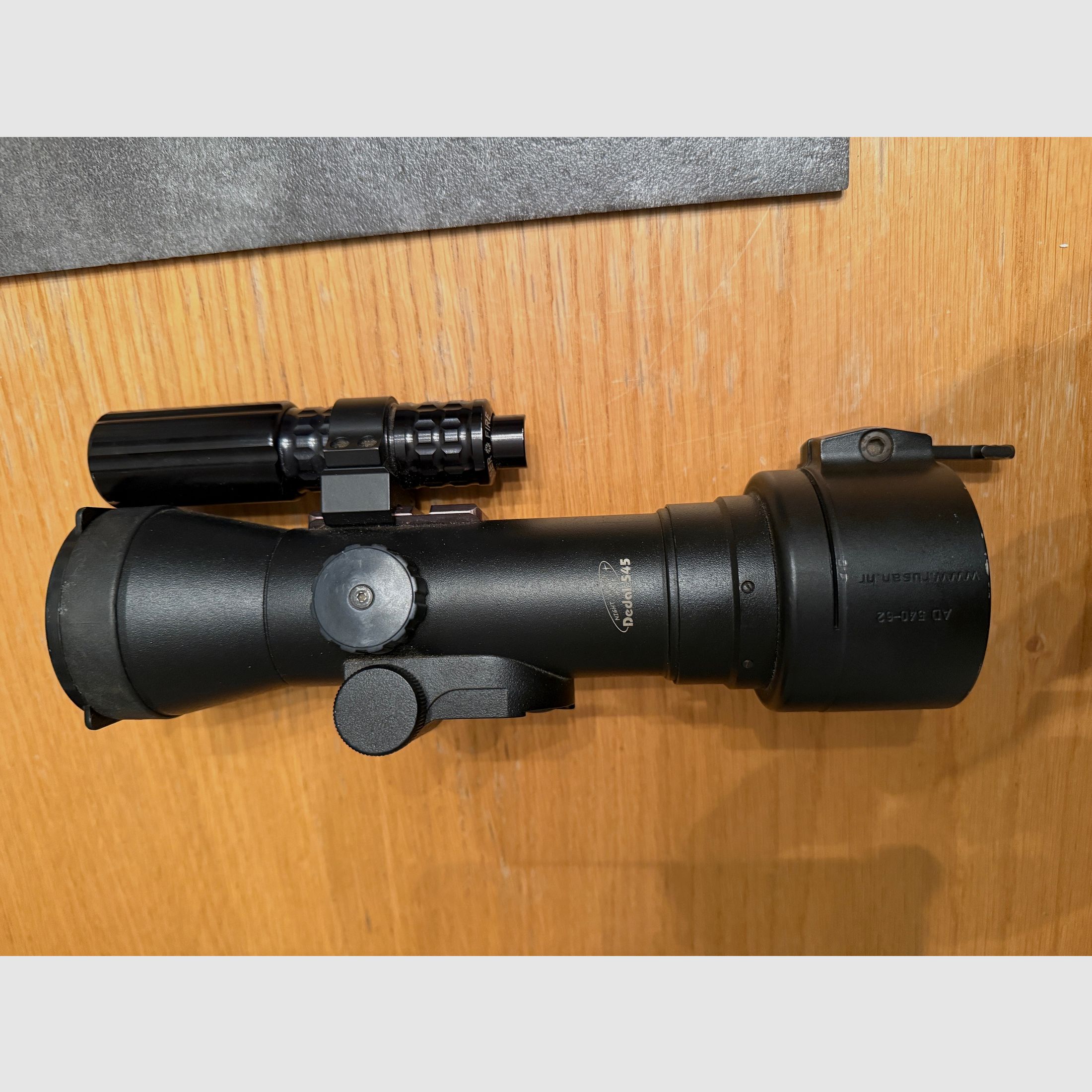 Vedere chiaramente di notte – Dedal 545 dispositivo di visione notturna per cacciatori incluso IR-Laser + adattatore da 56 mm