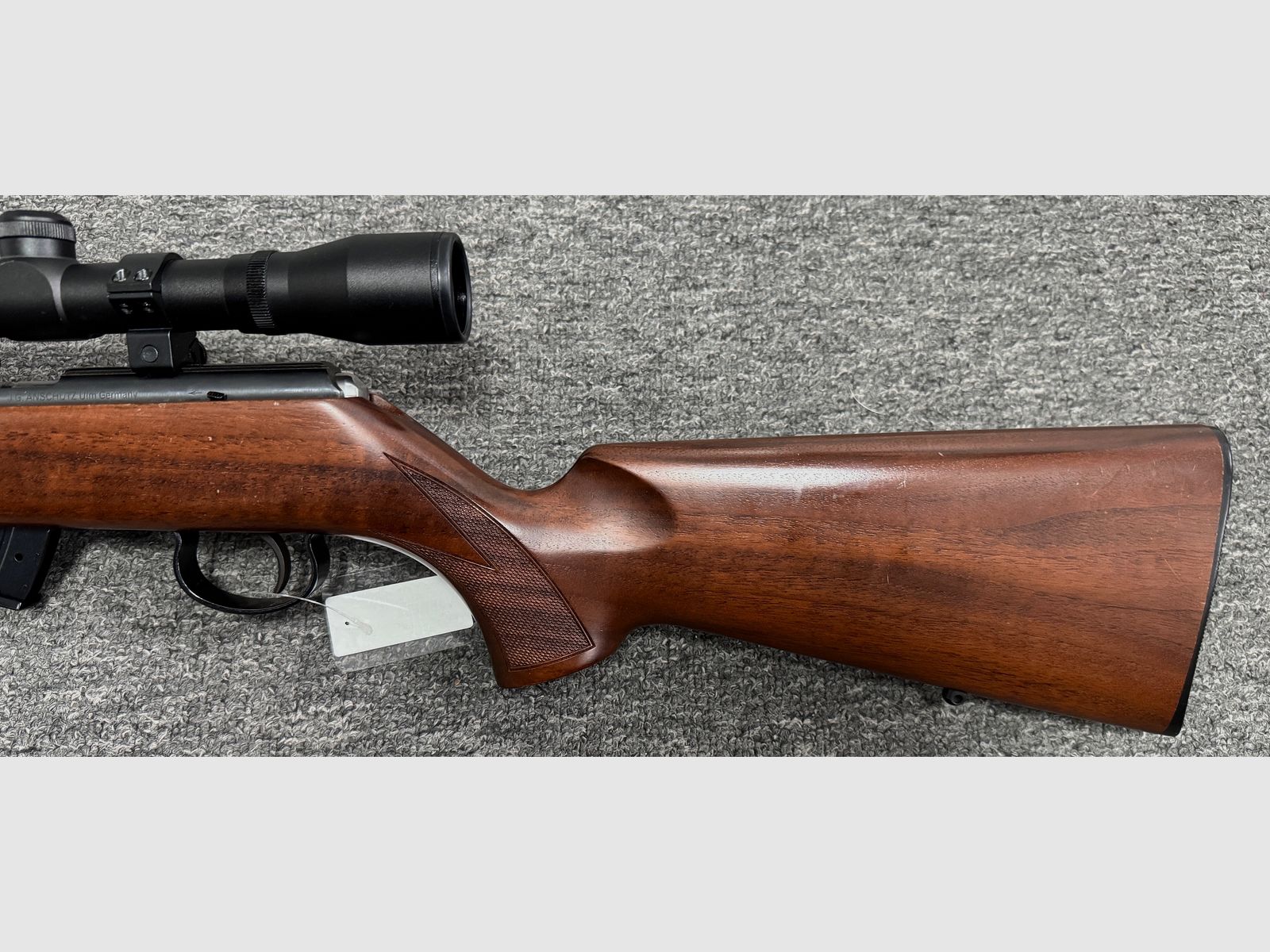 Anschütz 1417 Kaliber .22LR mit 4x32