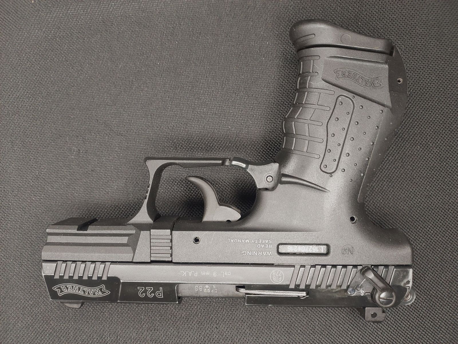 Walther P22 (P 22 Classic) Schreckschuss Pistool 9mm P.A.K. zwart (PTB 778) met Walther leren holster