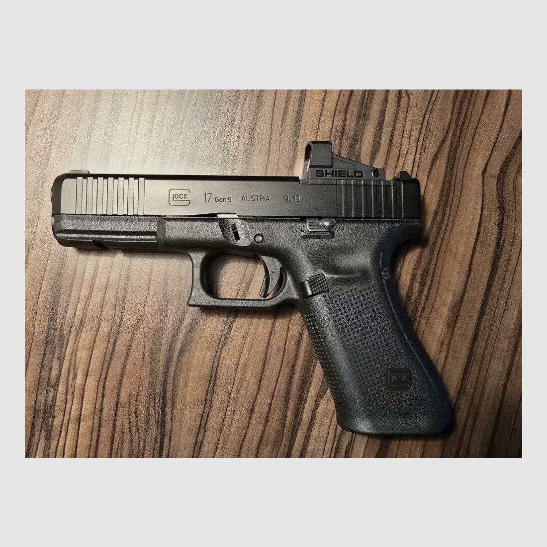 GLOCK GLOCK 17 MOS Gen. 5 mit SHIELD SMSc Red Dot