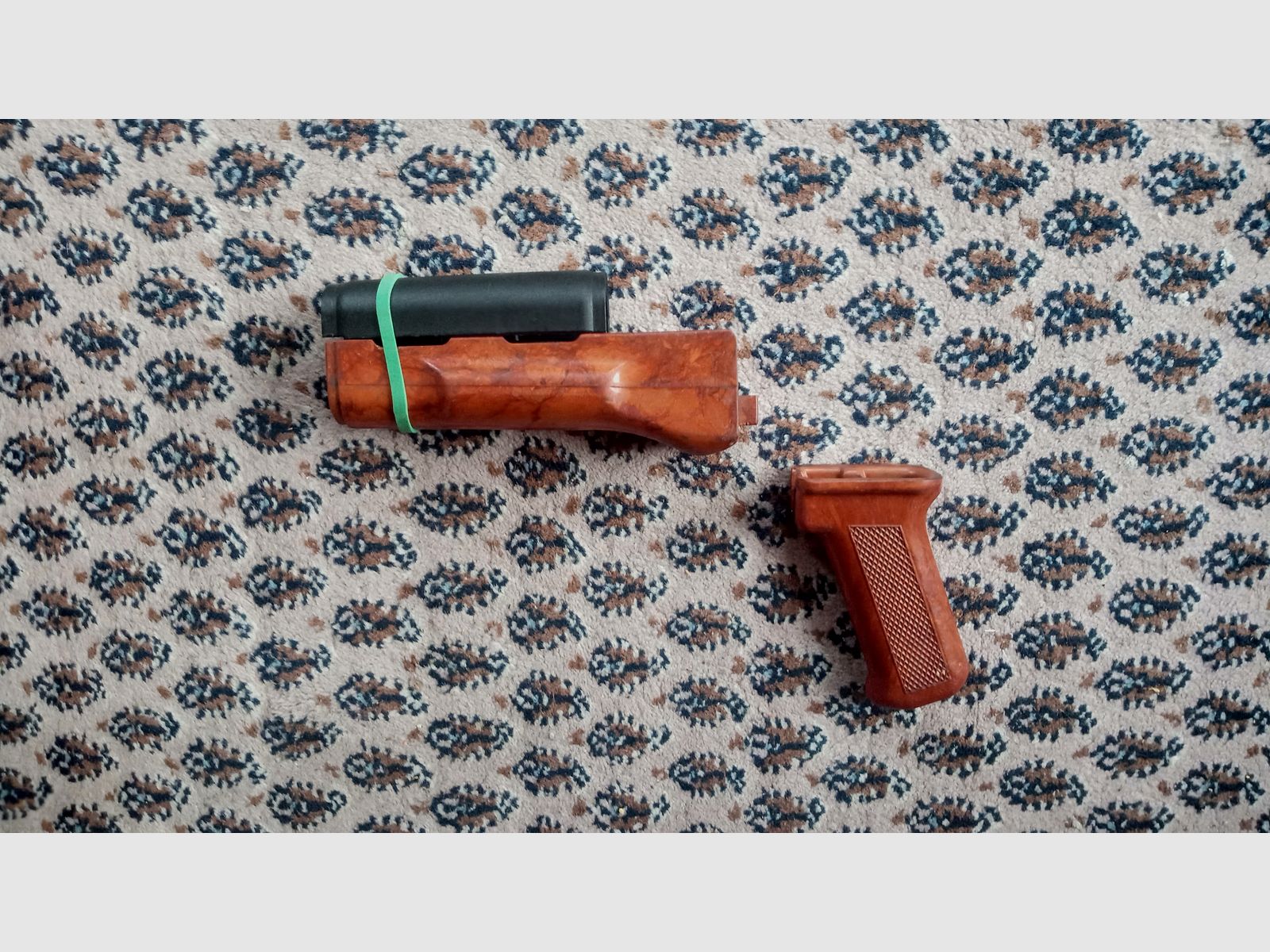 Shagadelic! Vintage Handguard Baby / unterer AK74 Tantal Bakelit Handschutz und Griff und oberer DDR Plaste oder optional Izhmash AK-74M Handschutz