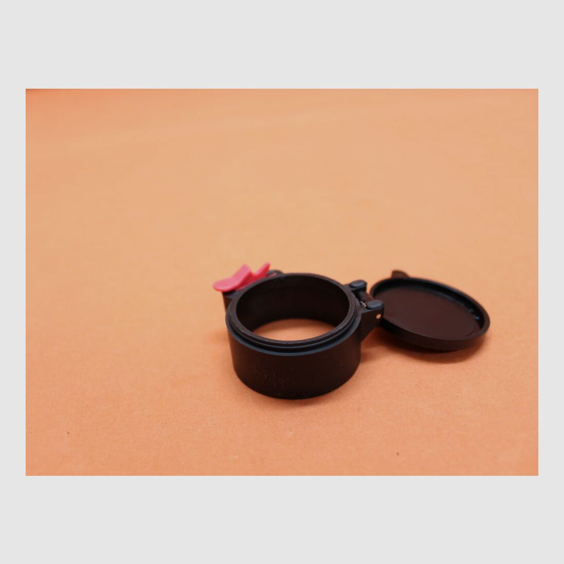 Butler Creek Butler Creek Flip-Up Cover Cap Eye Ø=42,5mm Okular-Klappdeckel für Zielfernrohre (MO20170), Bild 2 von 3