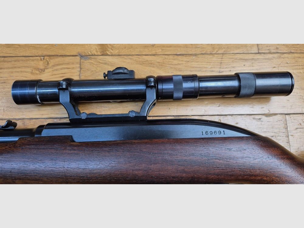 Très belle carabine Winchester Model 77 – Arme semi-automatique en cal. 22LR – La compagne du jeune américain d&rsquo;après guerre – Arme idéale de chasse à la vermine et ennemie personnelle de toute canette ! – 8 coups – Très belle fabrication Winchester New Haven de 1962 – État plus que très bon – TBE++, image 7 sur 41