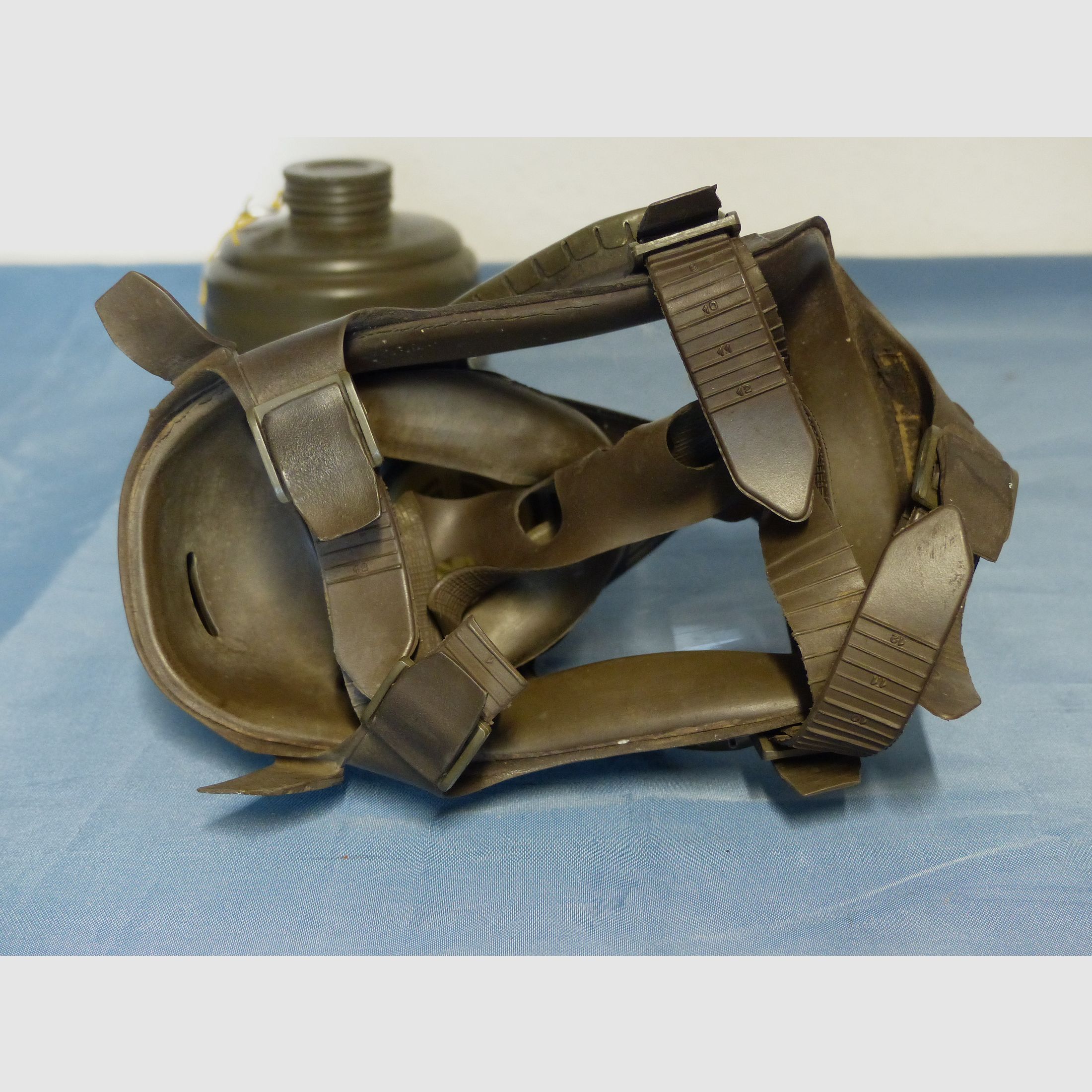 Original Bundeswehr gas mask respiratory protection M 65 ABC with filter dark 70s