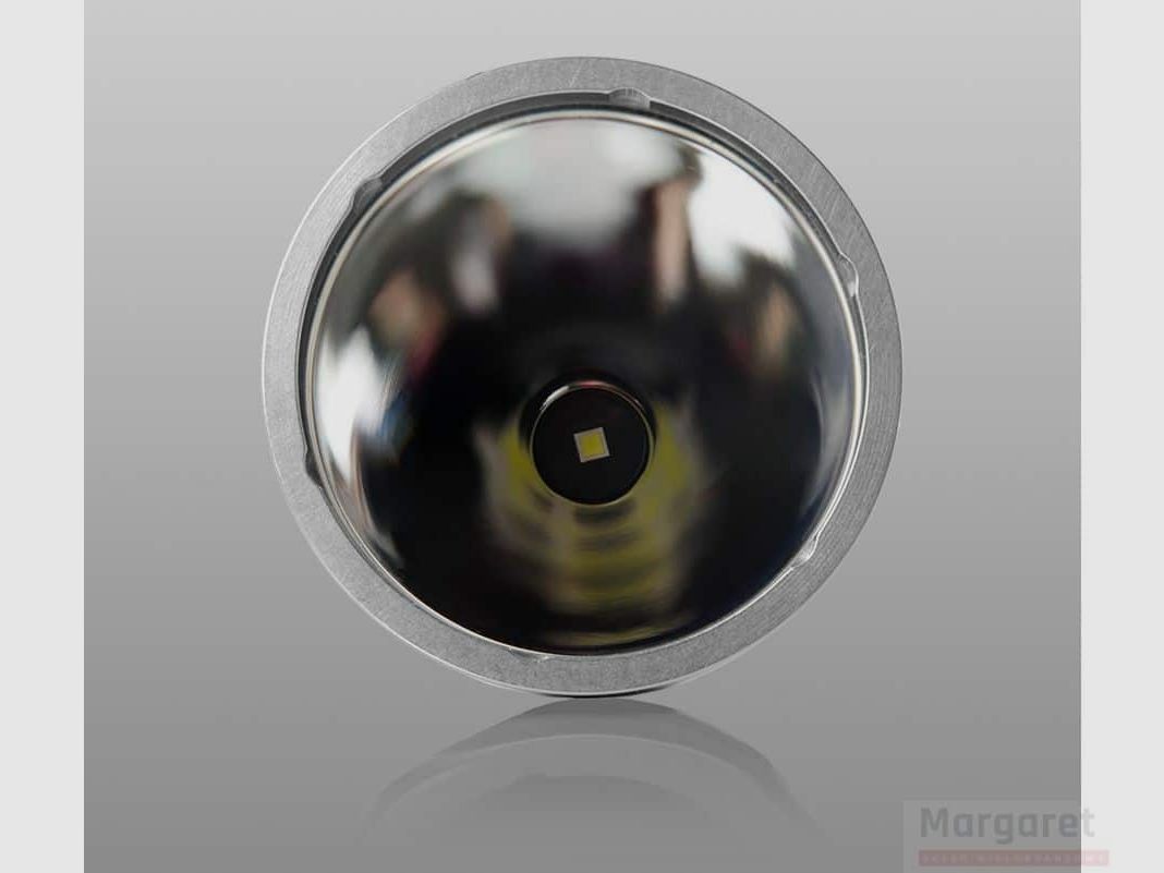 Projecteur de recherche Armytek Barracuda Pro, image 17 sur 18