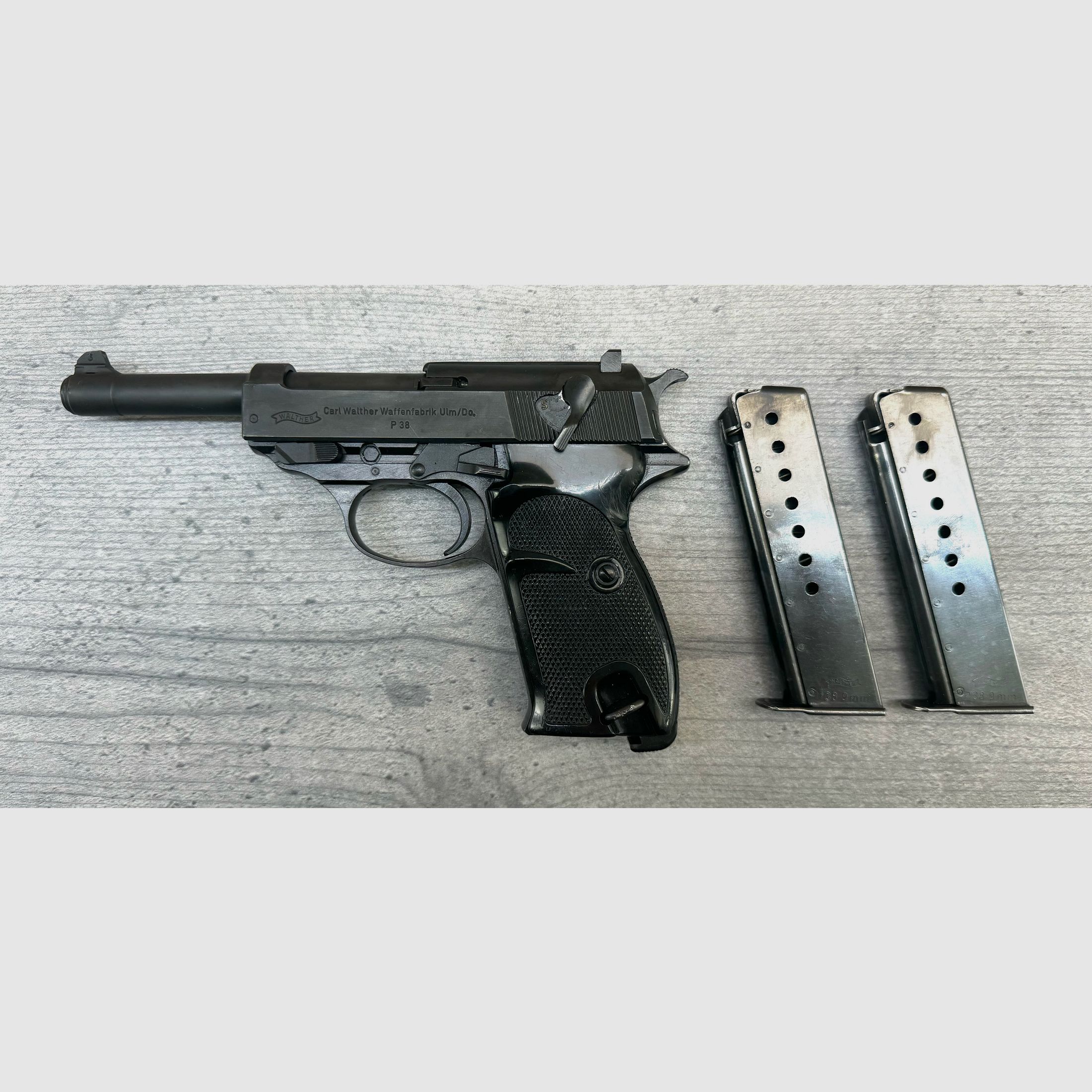 Carl Walther Waffenfabrik Ulm P38, 2x Magazine, Kal.: 9mm Luger