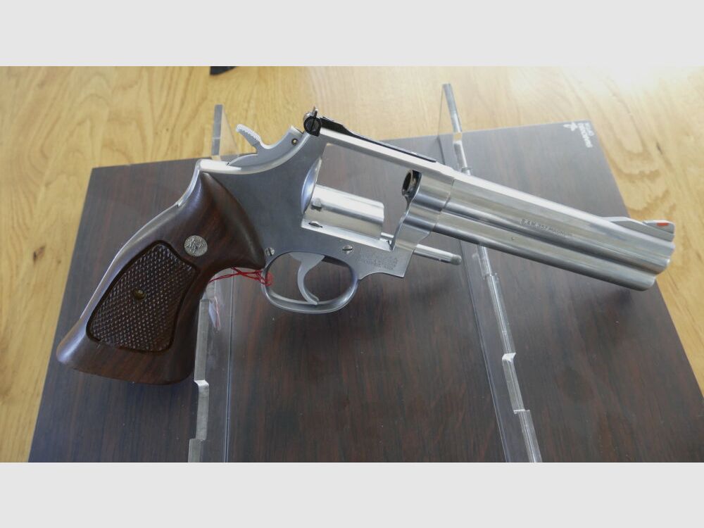 Smith & Wesson Model 686-4