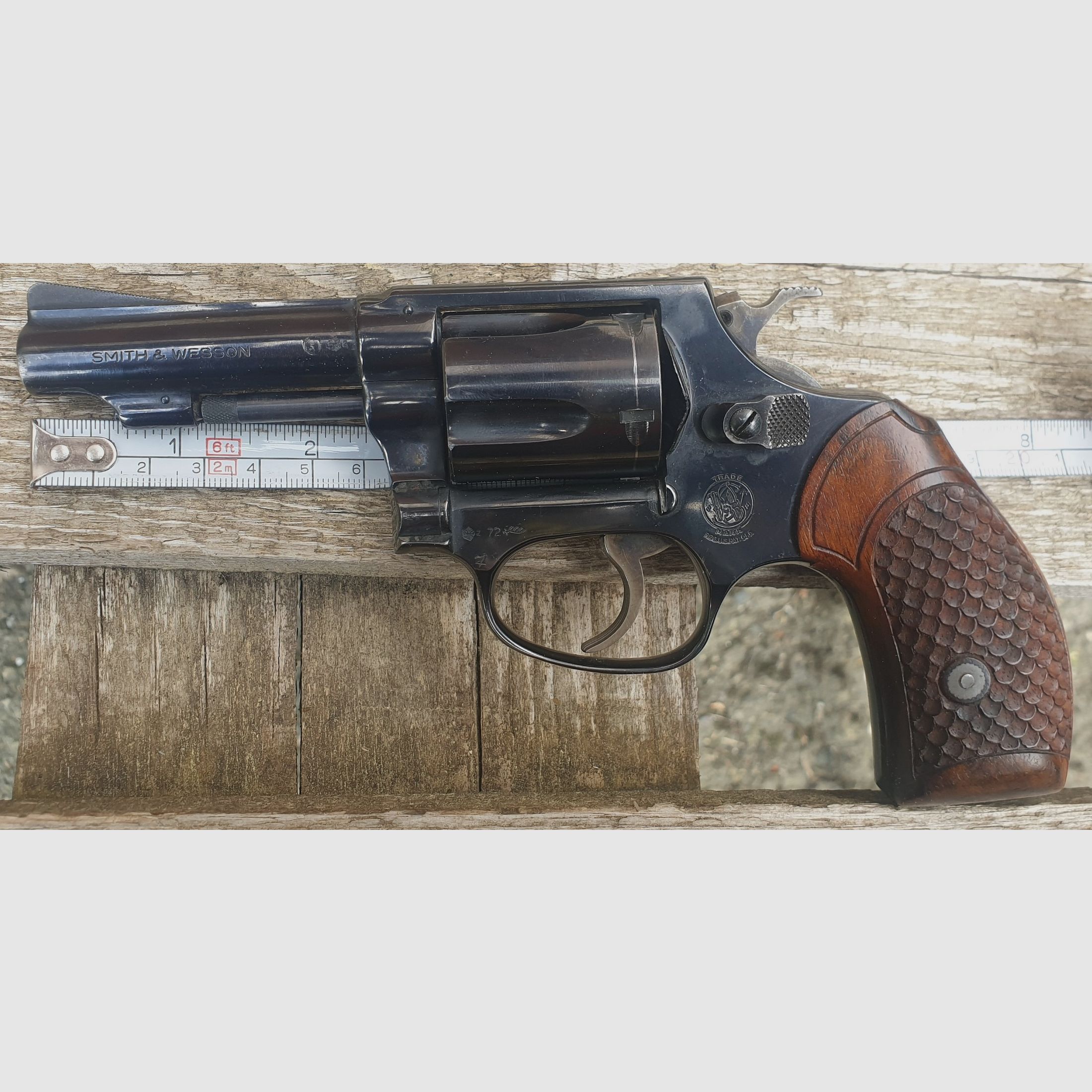 Revolver, Smith&Wesson, Mod 36,  Kal..38Spec. 2,5Zoll / Lauf, Griff mit Schuppen-FH