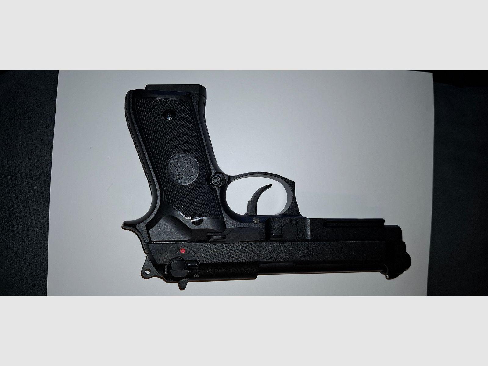 Sprzedam pistolet AIRSOFT HK 6mmBB. Jak nowy