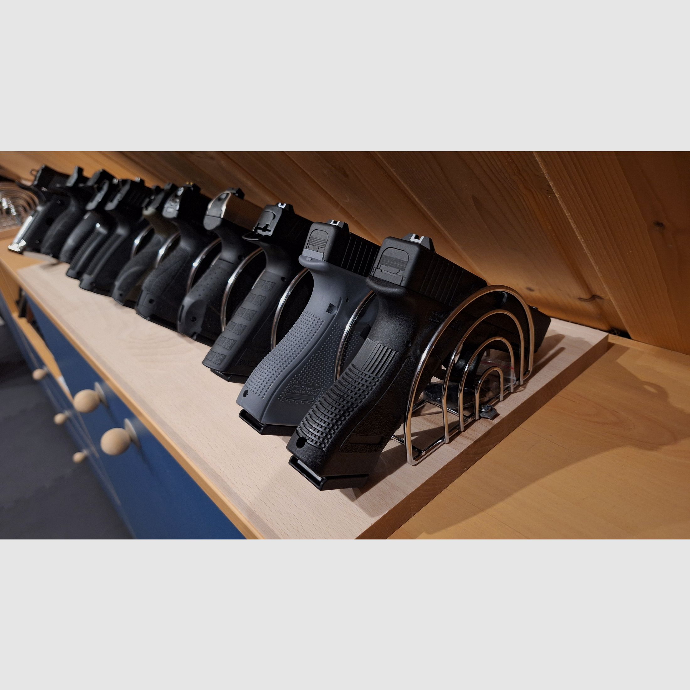 Pistolen Rack/Halter/Ständer/Regal für bis zu 11 Pistolen