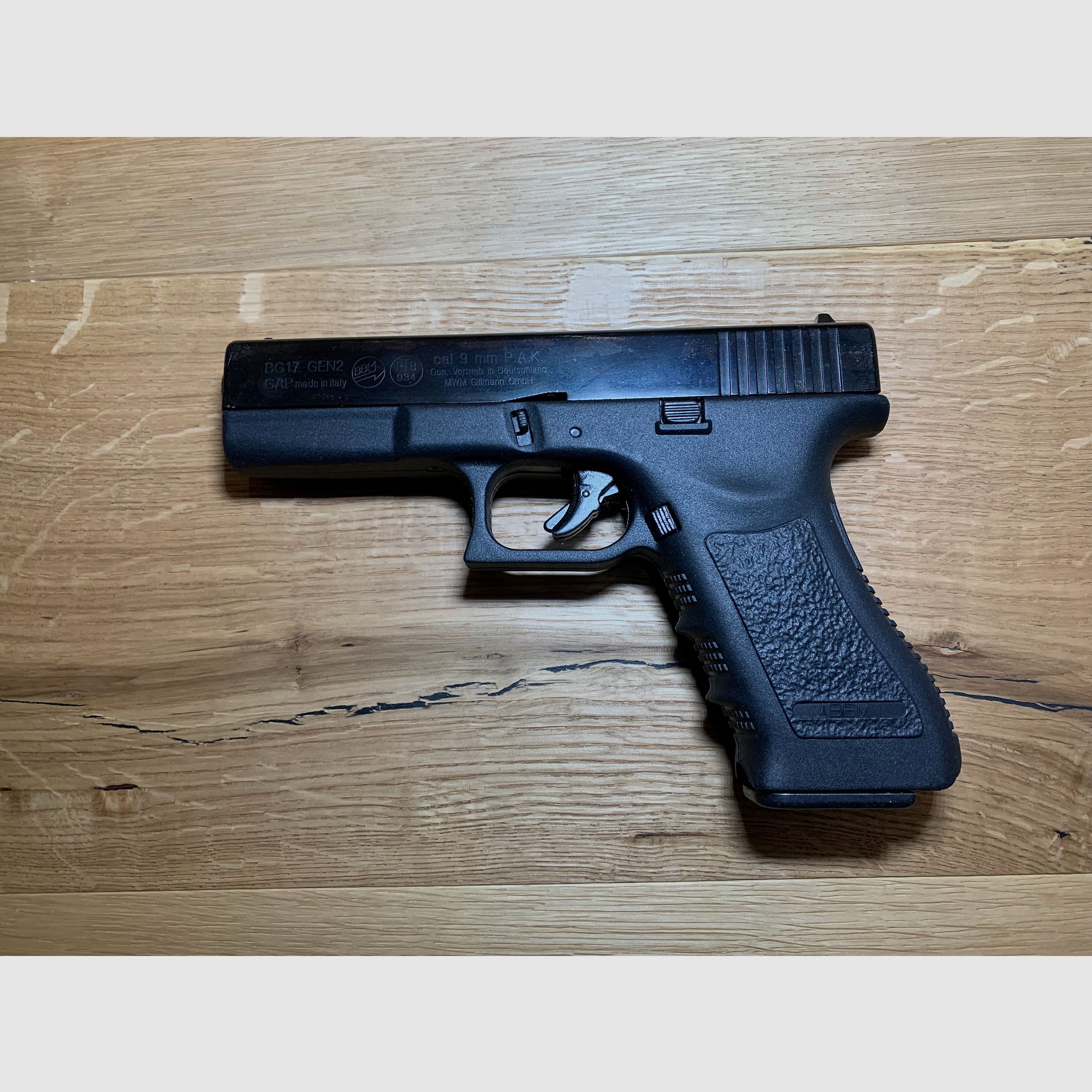 Glock BG 17 GEN2 9mm P.A.K. signal pistol