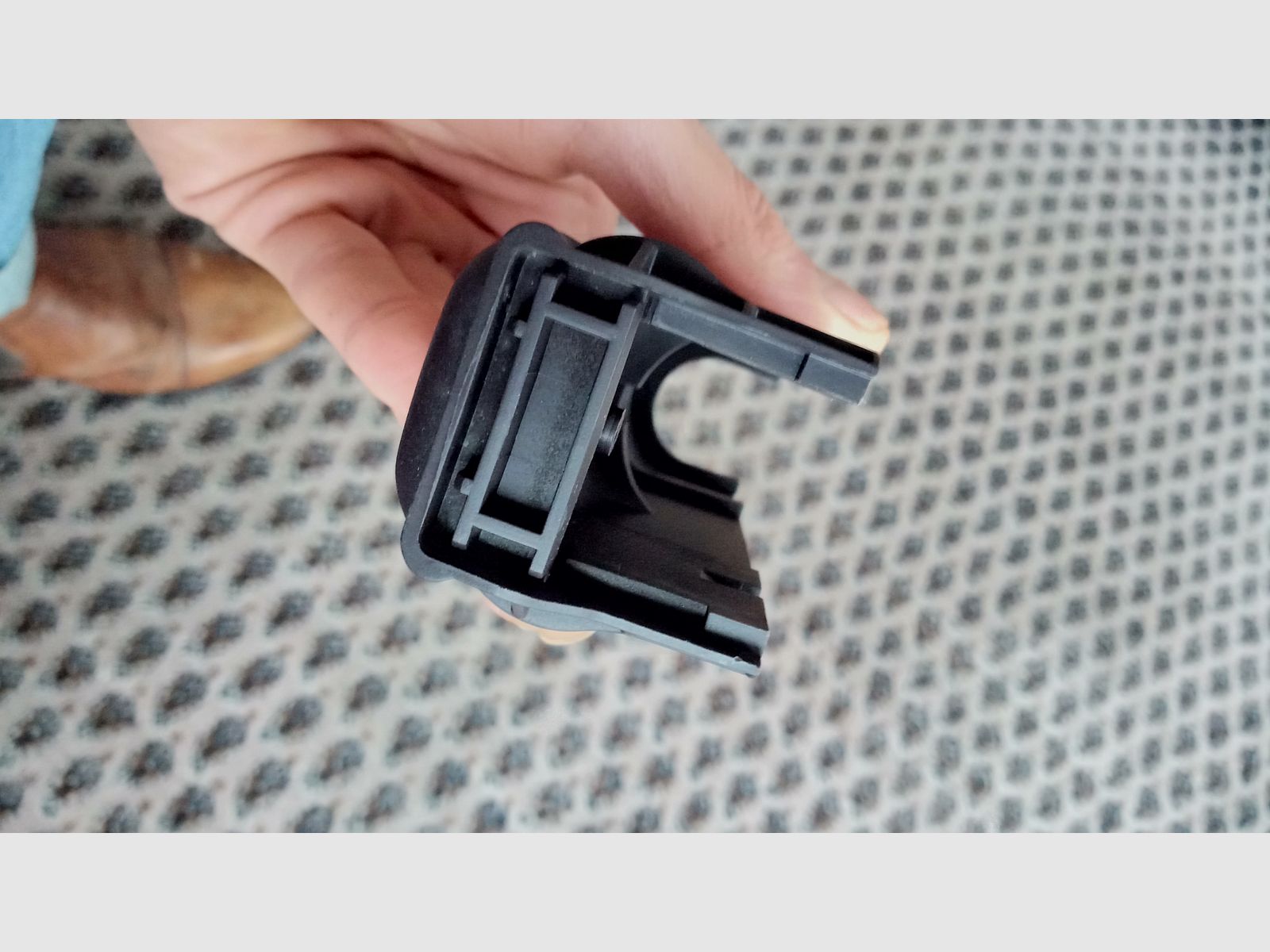 AIRSOFT - Gerippter Pflaumen-Polymer-Handschutz für die Spielzeug Krinkov (AKS-74u) / Preis VB // GBB S-AEG / AKSU