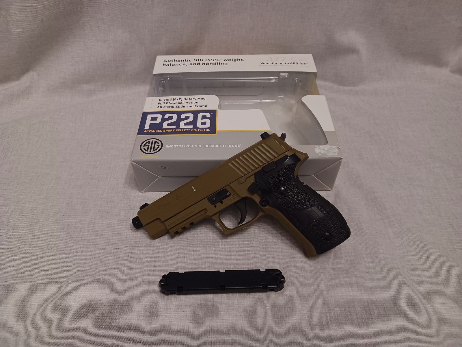 SIG SAUER P226 / OD-Green / 4,5 mm Diabolo / BlowBack / CO2 / Pistole / OVP (43)