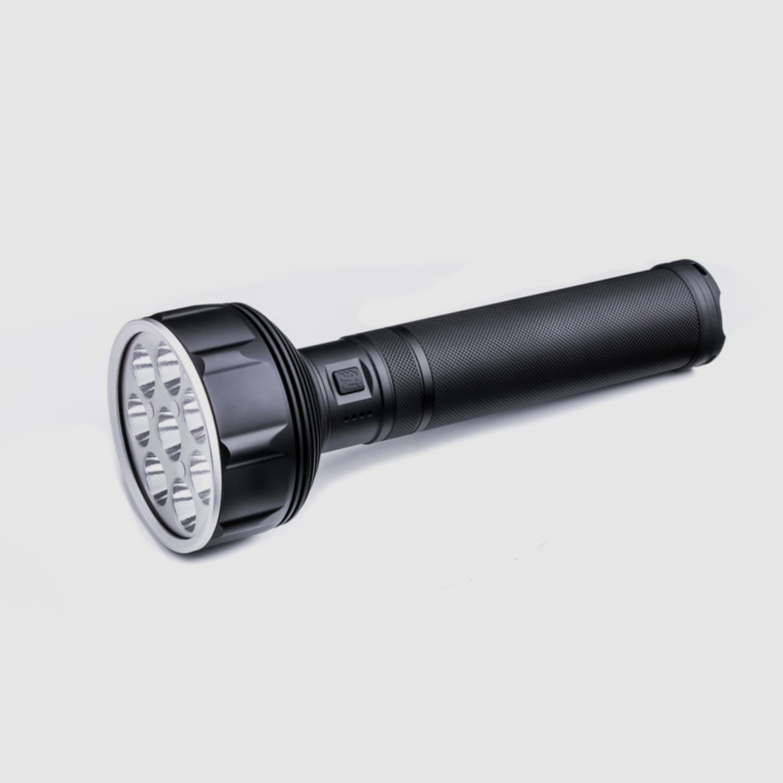 Nextorch Saint Torch 31 Professioneller Suchscheinwerfer mit Hochleistungsakku