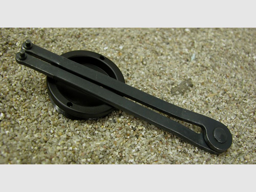 Special key for VESPULA muzzle cap