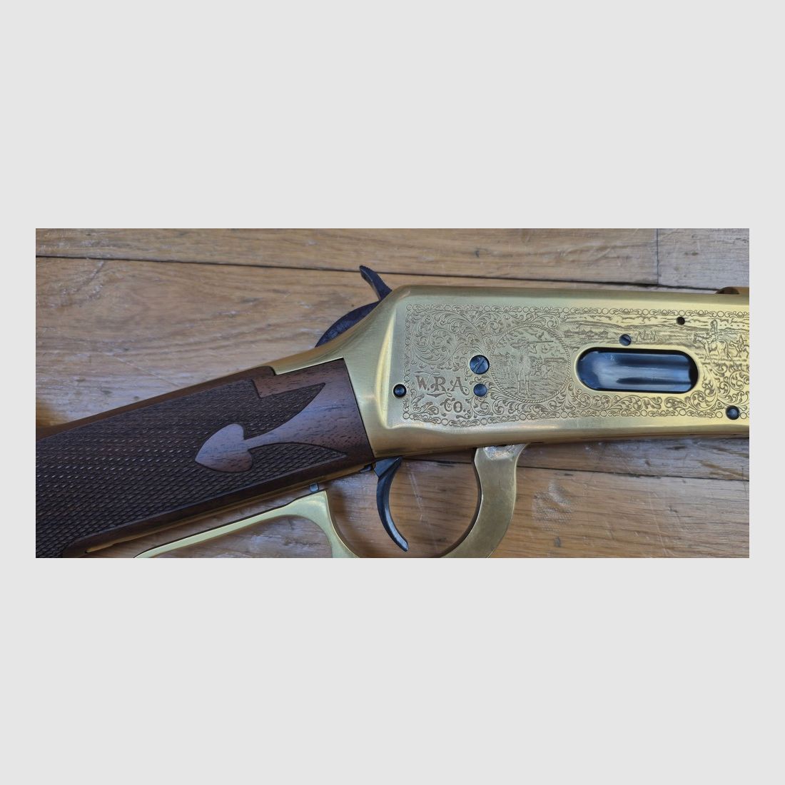 Winchester herdenkings « Oliver F. Winchester » OFW 1894 – 19.999 ex. – Prachtige ruitjes – 38-55Win – Nooit geschoten – Originele doos en lege munitiedoos van het model – Staat TBE+++, afbeelding 7 van 41