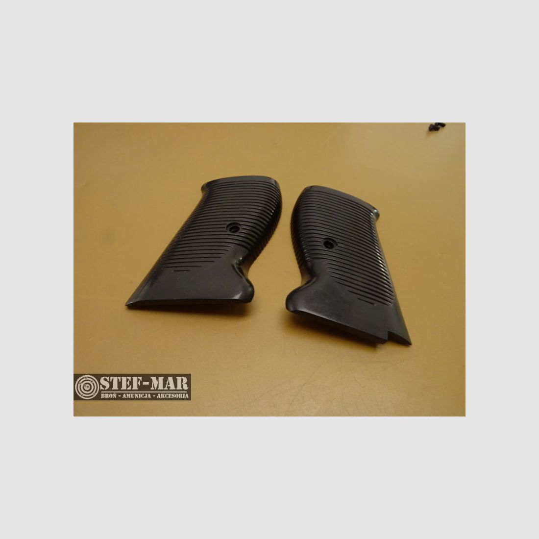 Grips for Erma pistol mod. 882S [X2220], image 4 of 7