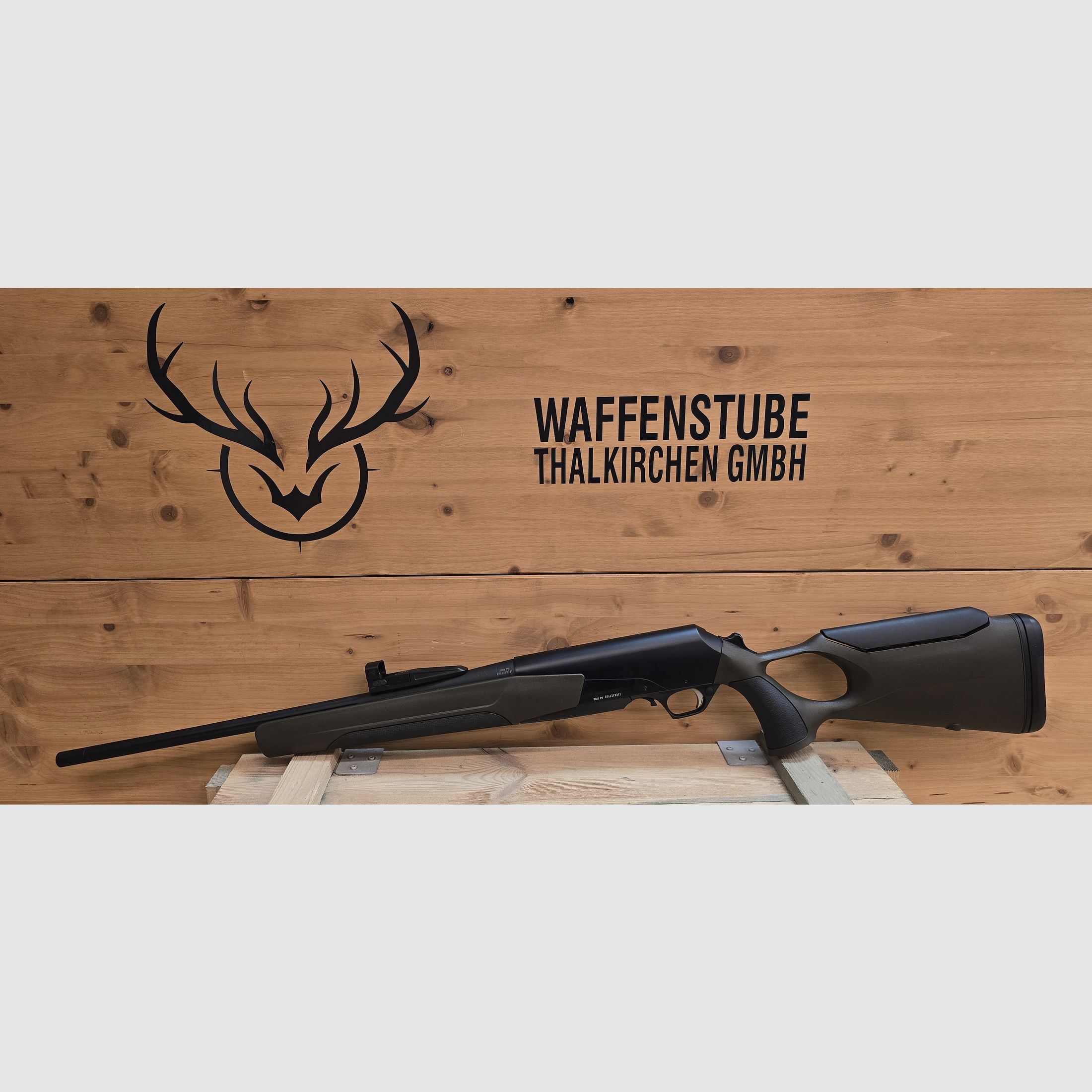 Browning BAR 4X Hunter crosse en bois montée avec viseur réflexe Kite KX1