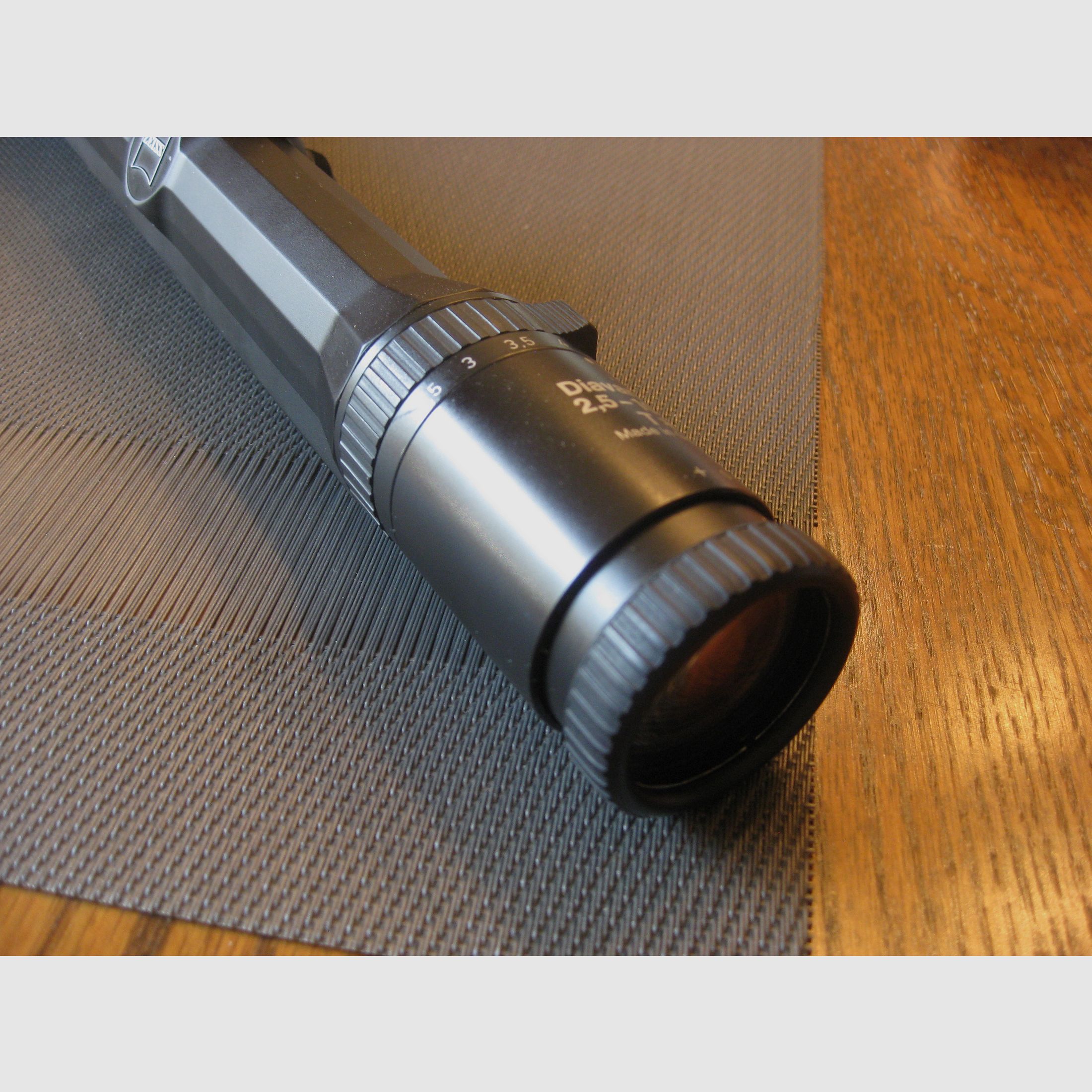 RARITÄT = ZEISS  OCTAGON  2,5 - 10  x 48  ZM  mit Innenschiene und Absehen-4 !! Ein MUSS für Waffen mit Achtkantläufen !! Für Blaser-Sauer-Merkel-Ferlacher-Prinz-Swarovski-LEICA usw. !
