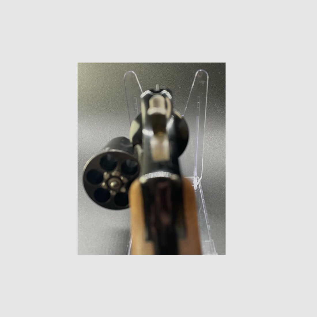 Smith & Wesson Mod.: 12 .38Special 2" Lauf Holzgriffschalen 6-schüssiger Re .38Special