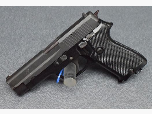 Sig-Sauer P220 /M75 Dienstpistole des Schweizer Zolls, Kaliber 9mm Luger, sehr gut