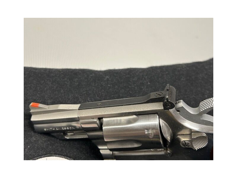 Smith & Wesson	 S&W 66-1, Revolver